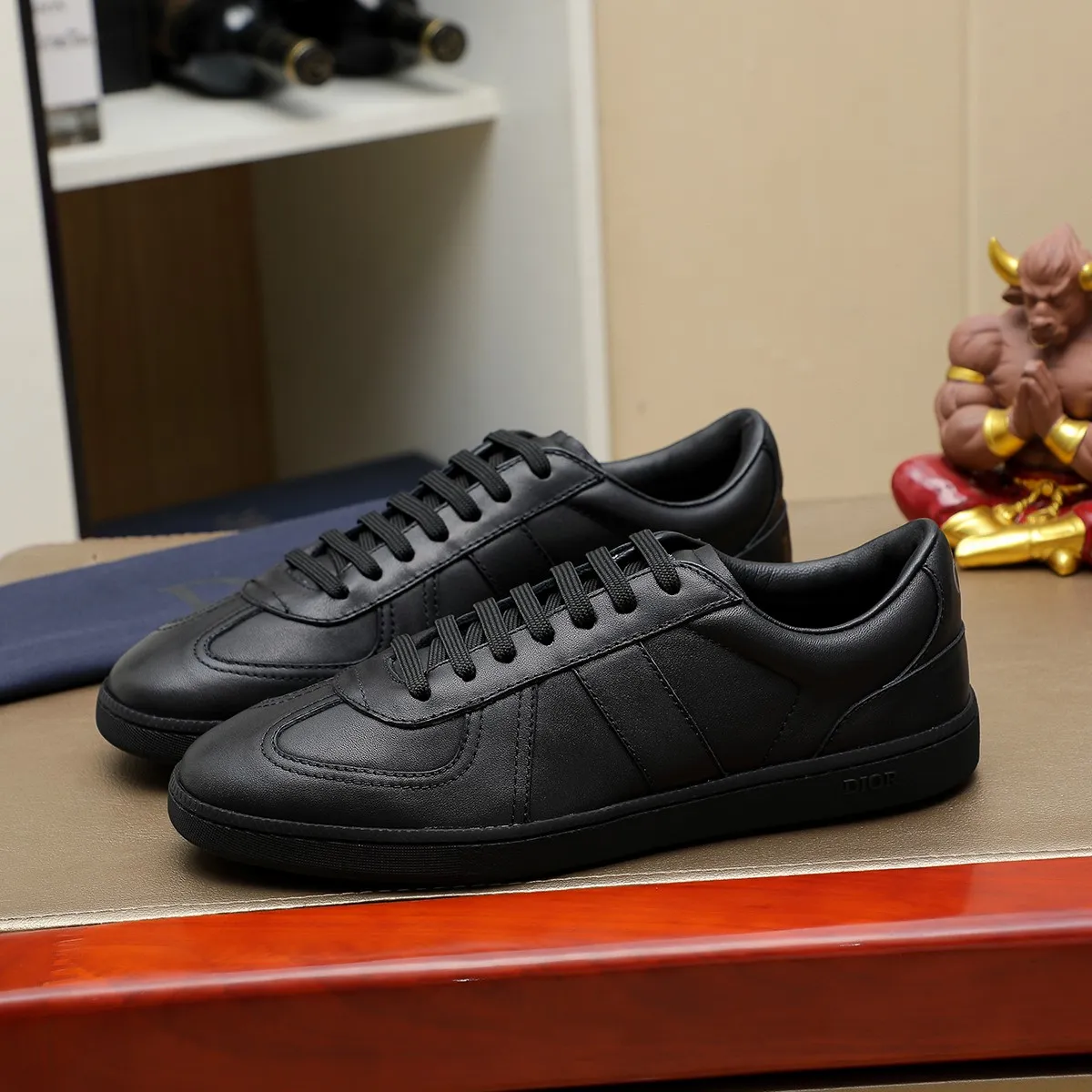 Men's clothing and shoes 💰540 💰🔥[Dior] High-end top-notch 🔝 purchasing agent 🔍🔍The latest 🇺🇸 counters are on sale simultaneously, original Italian calfskin (high-end, extravagance, and grade) with exquisite workmanship (cowhide Inner lining) Sole: Original sole provided by the original factory ⚠️Outsole. Comfortable, wear-resistant, non-slip, real-life photo🎬The real thing is more beautiful🔍Color: 4 colors available💕💕Number of yards: 39-44...